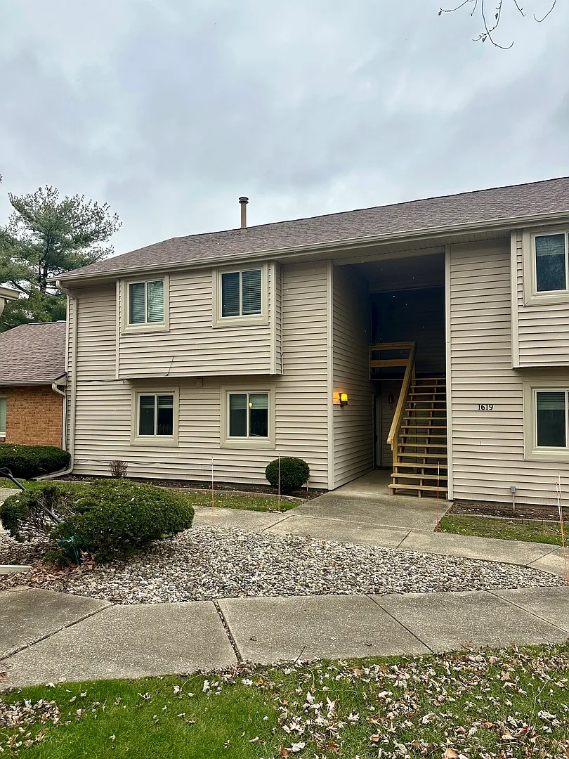 1619 Lyndhurst Dr APT B photo 1