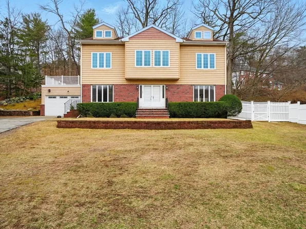 202 Totten Pond Rd, Waltham, MA 02451