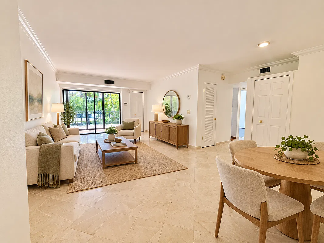77 Crandon Blvd — Photo 2
