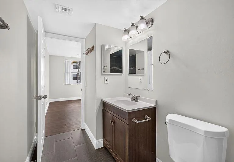 706 Executive Center Dr #23 — Photo 17