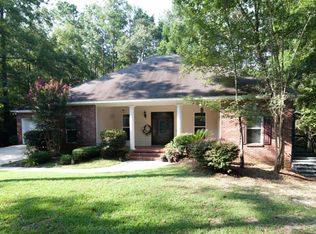 102 Little Creek Dr, Hattiesburg, MS 39402