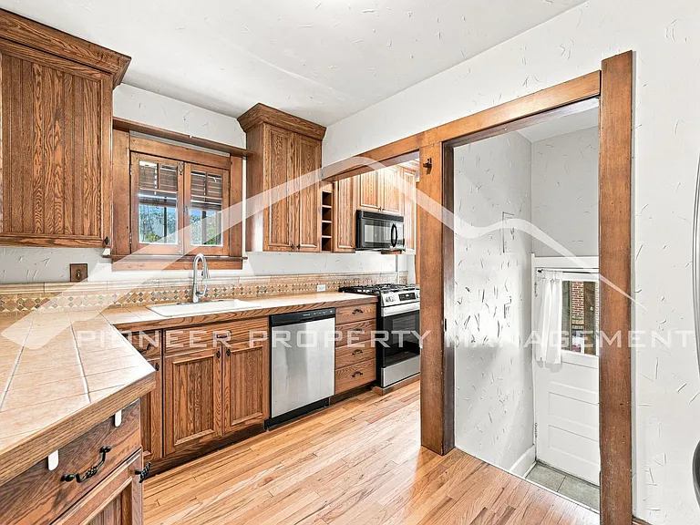 821 S Grant St — Photo 9