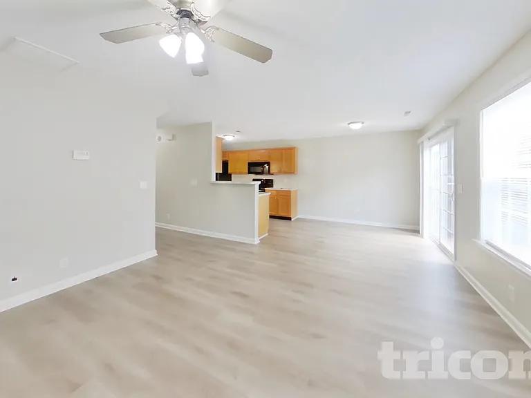 1256 Lasalle Dr — Photo 4