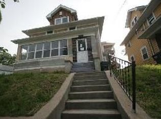 902 Pershing Ave, Davenport, IA 52803