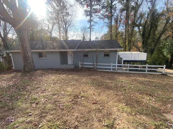 1103 Lakemont Dr, Dalton, GA 30720