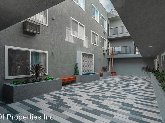4th image of 229 S Normandie Ave APT 08
