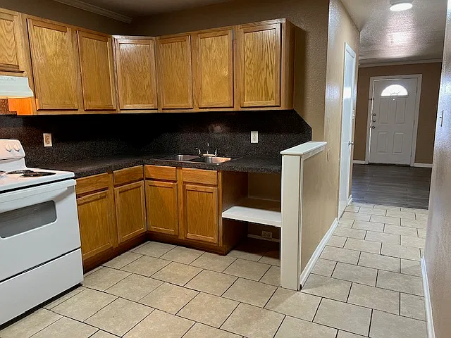 Country Place Apts - CP1 #13 — Photo 4