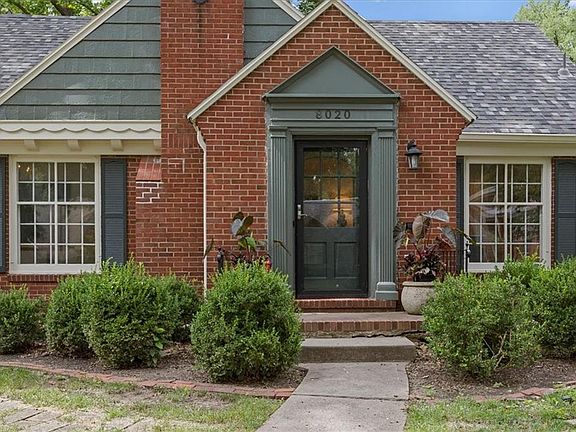 3rd image of 8020 Manor Rd