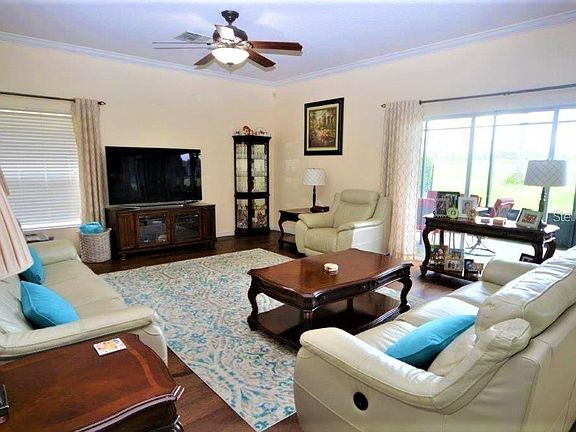 3rd image of 13900 Fox Glove St