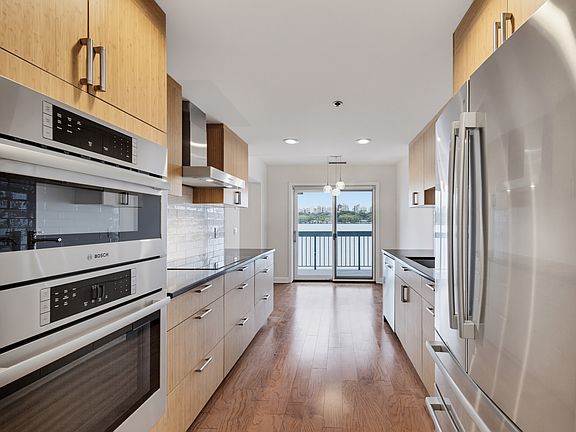5th image of 202 Adams Ct #F202