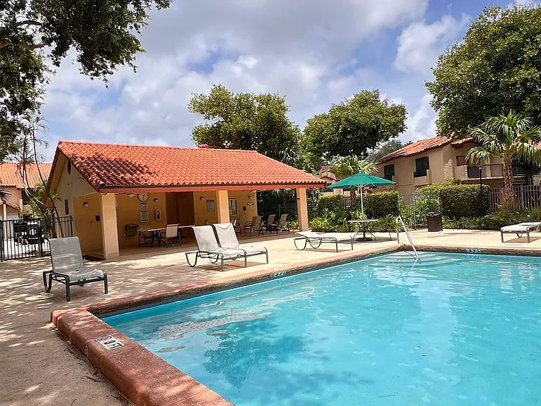 10068 SW 77th Ct — Photo 8