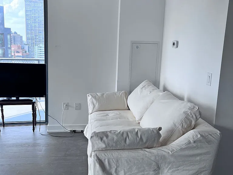 11 Wellesley St W #2408 — Photo 4