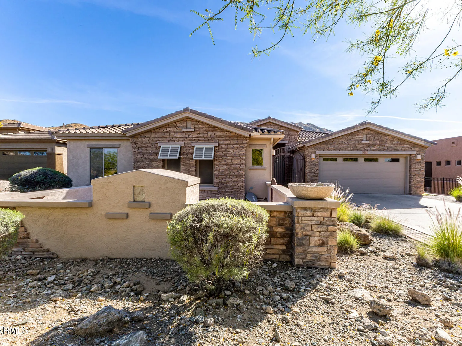 3 bed, 2.5 bath, 3089 sqft, $4,000 — Photo 1