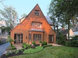 51 Oak Rd, Rocky River, OH 44116