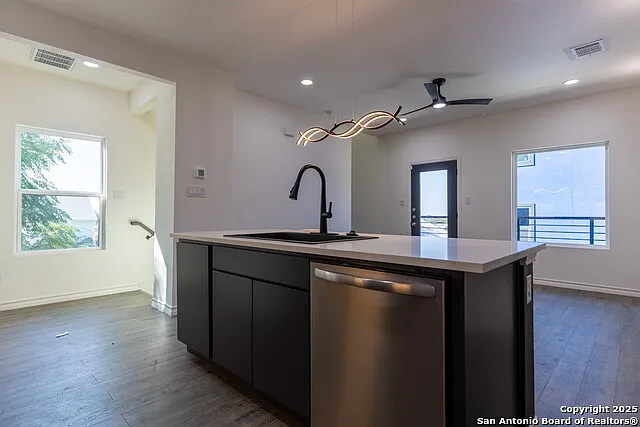 118 Shenandoah #202 — Photo 13