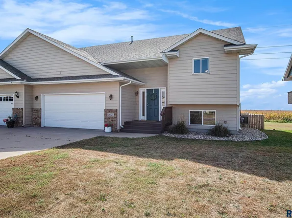 3603 W 93rd St, Sioux Falls, SD 57108