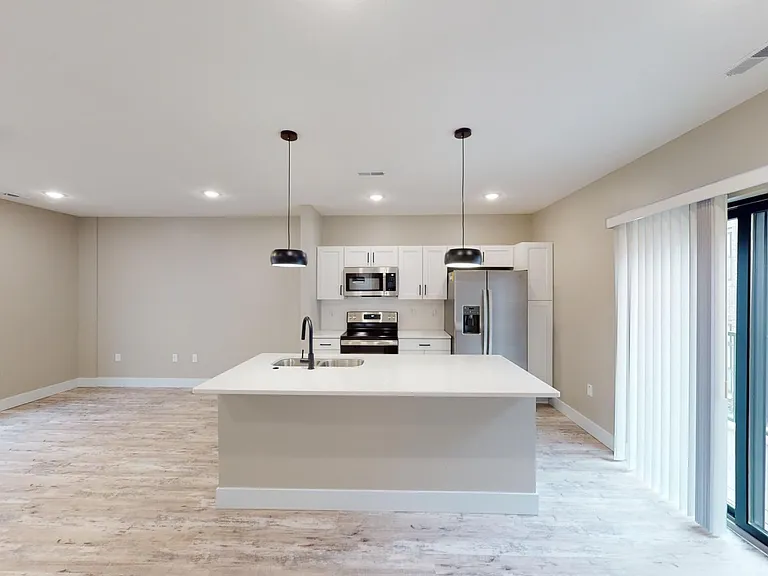 E30 Townhouses E — Photo 13
