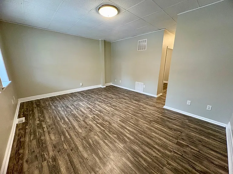 1111 Walnut Street — Photo 5