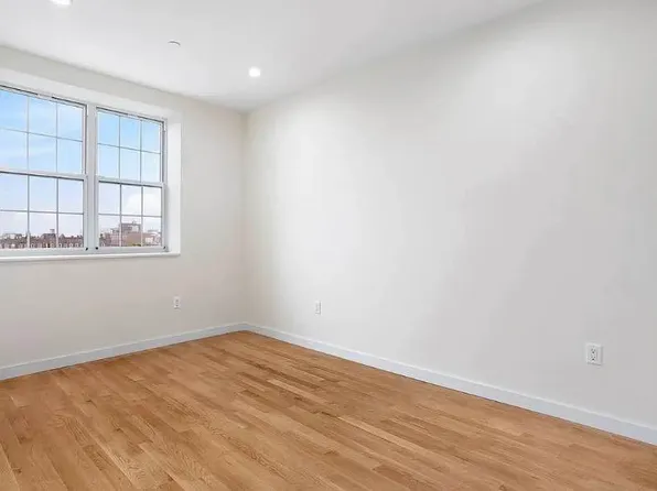 4603 8th Avenue image 1 of 7