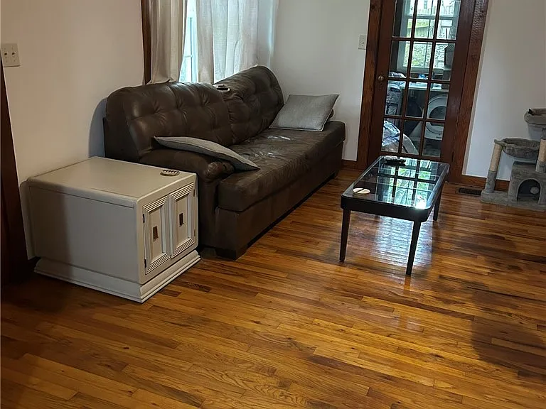 150 Appleby Dr — Photo 3