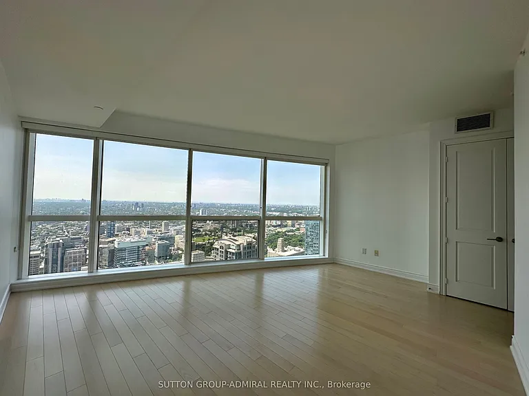 388 Yonge St #6016 — Photo 14
