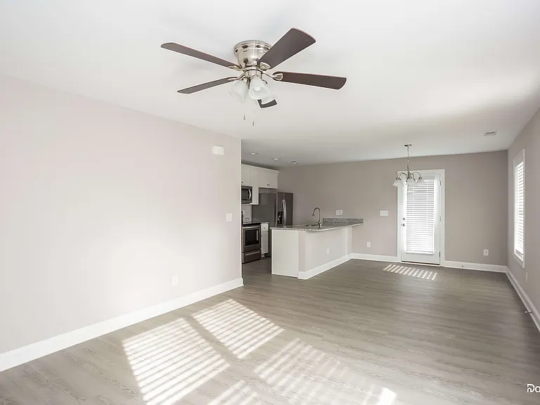 220 Arey Ave — Photo 6