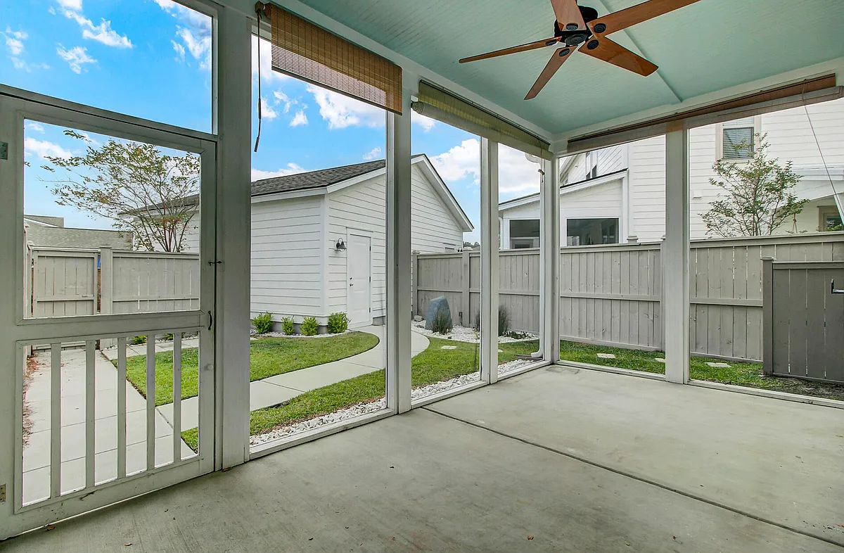 Building Photo - 181 Great Lawn Dr