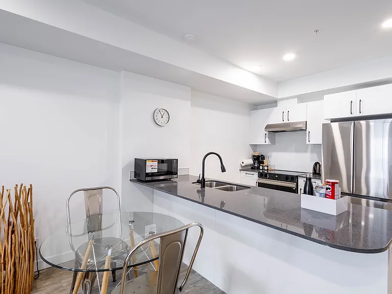 1827 Albert St — Photo 13