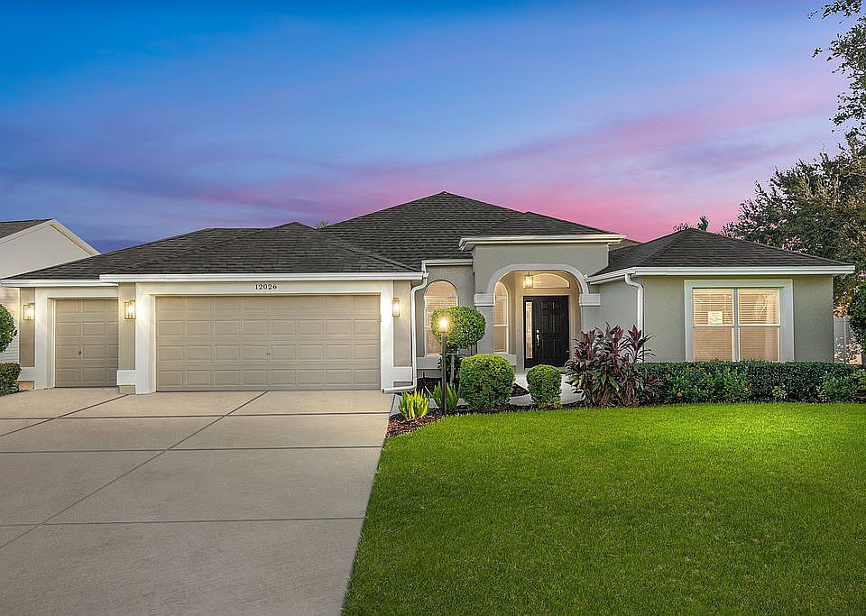 1st image of 12026 NE 51st Cir