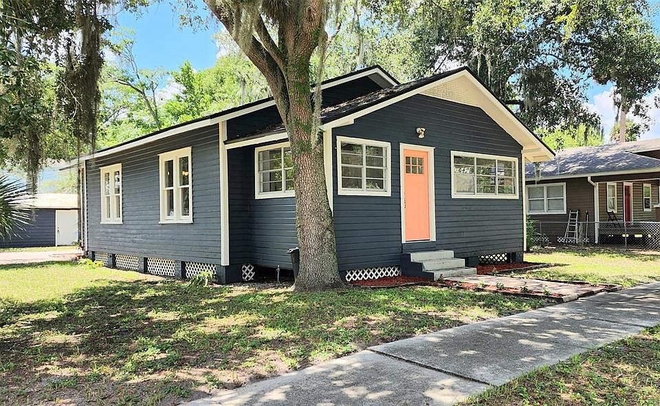1st image of 220 S HOLLY AVENUE