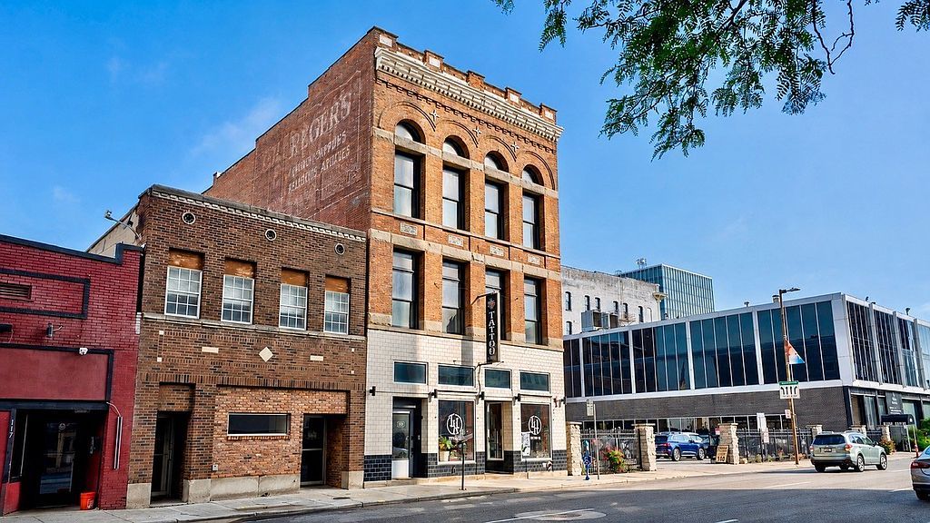 123 N Erie St - Property Image