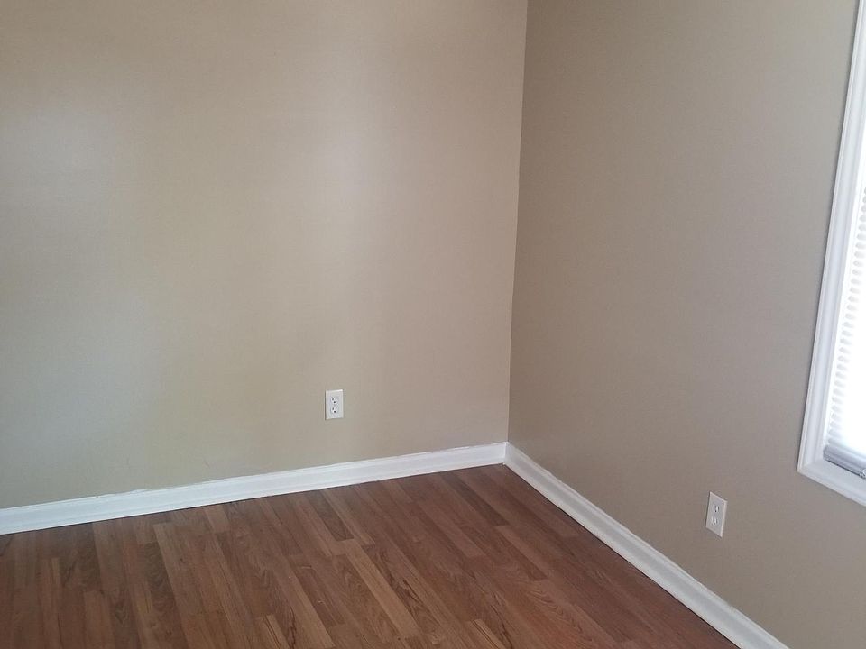 1st image of 1216 W Walnut Ave