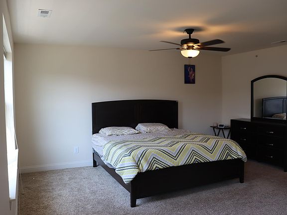 Main Bedroom (Upper Floor)