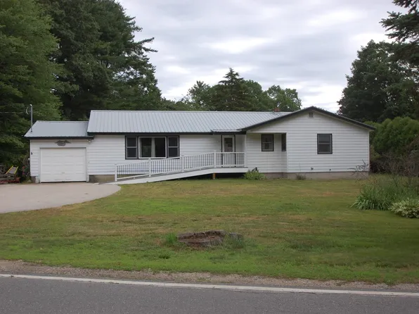 7 Hale Spring Road, Plaistow, NH 03865
