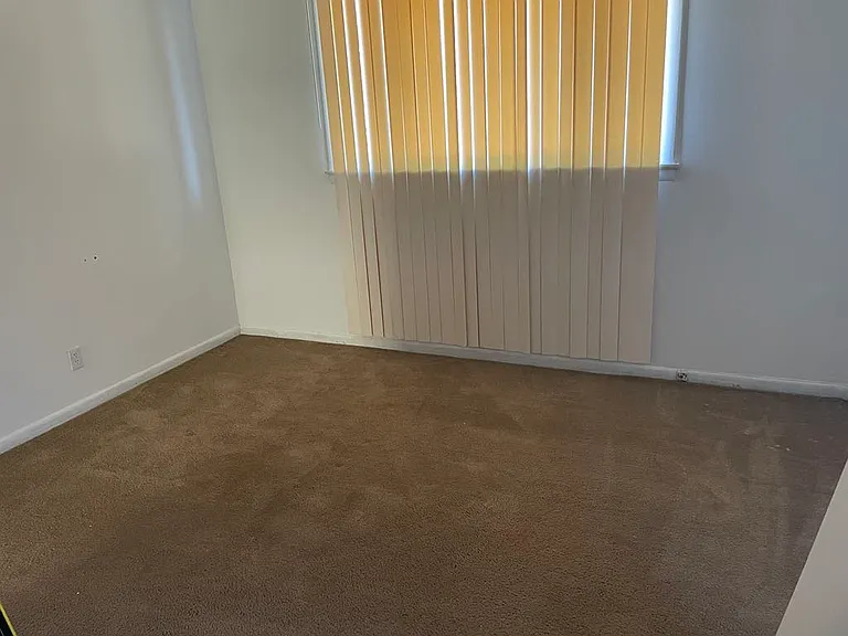 3829 Oakcrest St — Photo 2