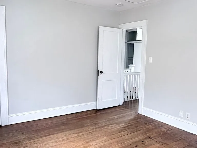 8 Salem Ave — Photo 12