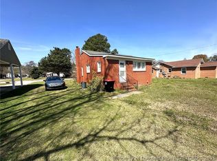 202 N Edinborough St, Red Springs, NC 28377