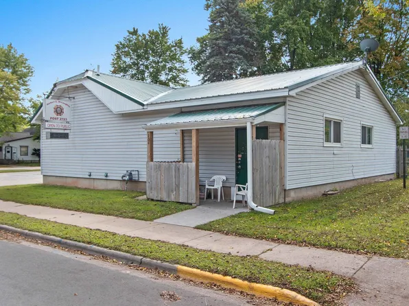 202 W Lieg Ave, Shawano, WI 54166