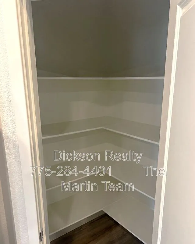 4 bed, 2.0 bath, 1813 sqft, $2,495 — Photo 4