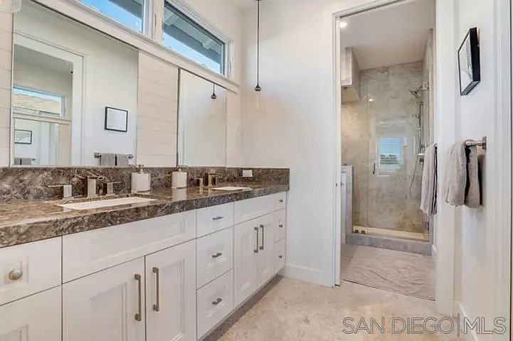 710 E Ave — Photo 34