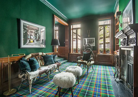 Sold by OFFICIAL | media 8