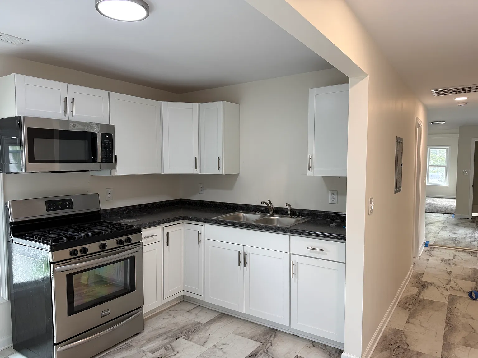 3 bed, $1,450 — Photo 4