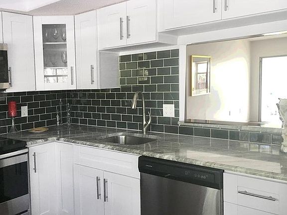 4th image of 821 De Leon Ct #304