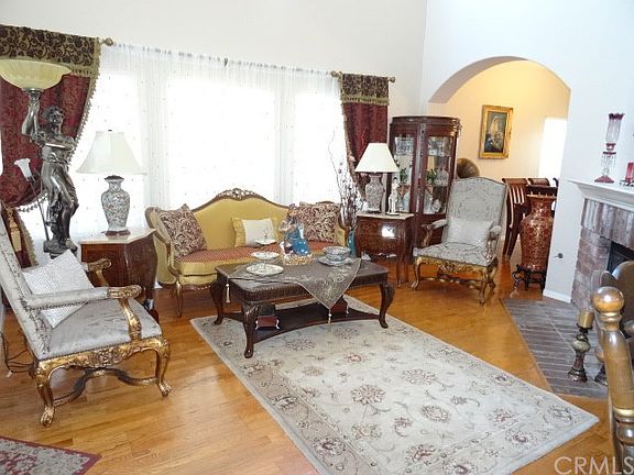3rd image of 120 Meadow Oaks Ln