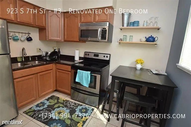 923 S 7th St — Photo 11