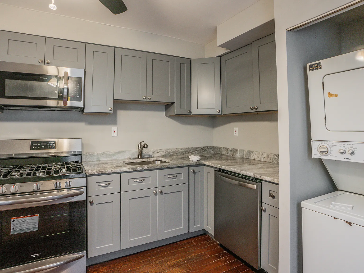 2 bed, 1250 sqft, $1,750 — Photo 2