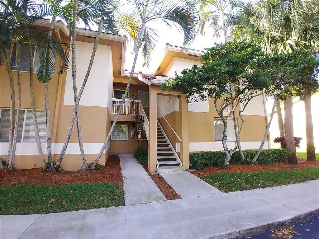 BLDG 21 — Photo 3