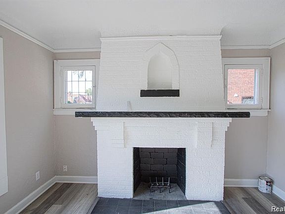 3rd image of 17182 Murray Hill St