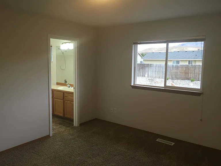 2306 Herndon Dr — Photo 12