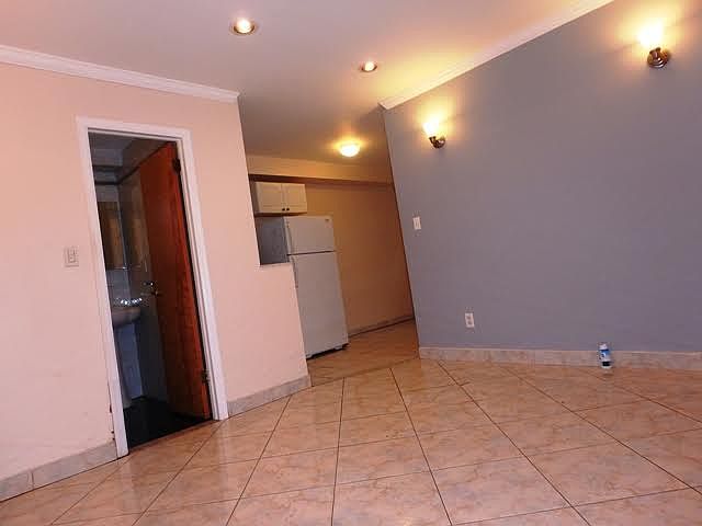1st image of 2503 Crescent St #1